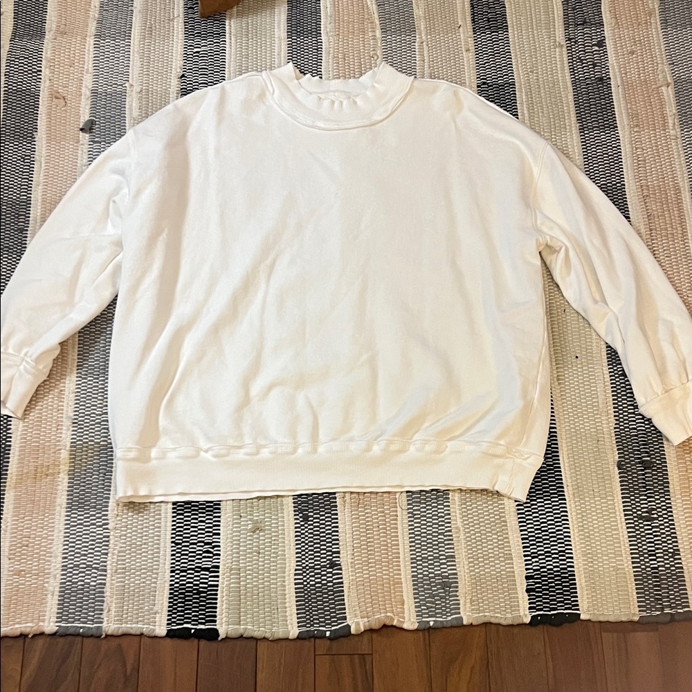 Free People white mock neck Sweatshirt size medium
